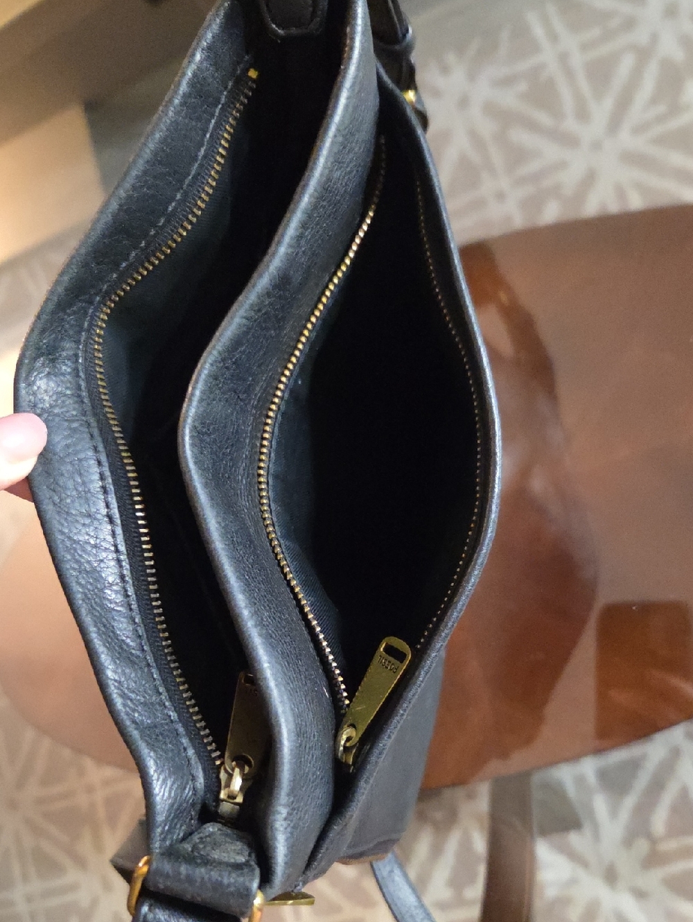 FOSSIL-Cow Leather - Picture 4 of 7